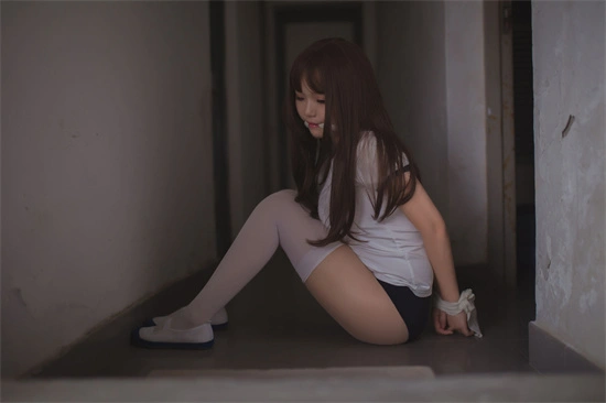 践踏癖 - 9944